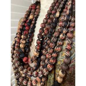 Collar de cuentas Sari de seis hilos Outback Dreaming, collar de moda en capas - Product Image 1