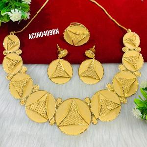 Elegante conjunto de collar de cadena de caja chapada en oro de 18 quilates, joyería larga con pendientes y anillos, patrón de flores para mujer - Product Image 4