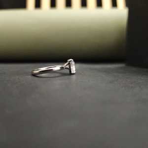 Elegante Anillo de Acero Inoxidable con Moissanita en Forma de Corazón de Oro Fino de 18 Quilates, Anillos de Moda Únicos para Regalo de San Valentín - Product Image 5