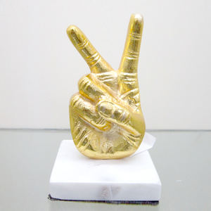 Statue décorative en forme de main, sculpture en aluminium et bois, sculptures modernes d'Inde - Product Image 4