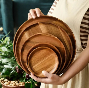 Platos y platos seguros redondos de madera de acacia natural hechos a mano con amor Ideal para aperitivos de desayuno y más - Product Image 2