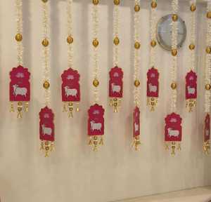 Jasmin avec vache Pichwai suspendue, guirlande de chaîne de vache, toile de fond de scène, décor de Temple, vache Pichwai suspendue, décor à la maison, guirlandes - Product Image 1
