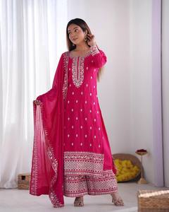 Dernière collection de costumes Sharara indiens pakistanais élégants Tissus en soie Chinon de haute qualité avec paillettes brodées pour les femmes - Product Image 1