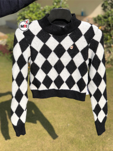 Pull en tricot blanc noir à col en V neuf Logo personnalisé brodé de haute qualité meilleur prix LOGO imprimé pour les femmes - Product Image 3