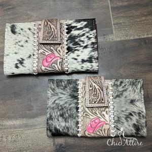 New Arrivals Western Style Hair-On Cowhide Leather Wallet Handmade Tooled Leather Long Bifold Wallet with Multiple <b>Card</b> Slots - Product Image 1