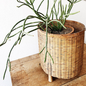 Porte-pot de fleurs en bambou fait main avec support en bois pour la décoration du salon - Product Image 3