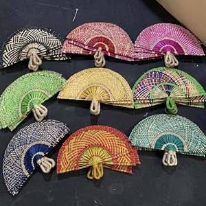 Éventail tissé à la main en jonc de mer écologique du Vietnam, parfait pour les mariages tropicaux ou la décoration durable de la maison - Product Image 2