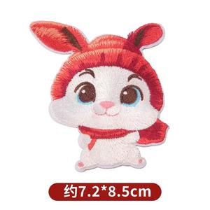 Figurines d'animaux en peluche Chat Lapin Chapeau rouge Bonnet bleu Écharpe Patchs brodés uniques Patchs brodés modernes Hommes ou femmes - Product Image 3