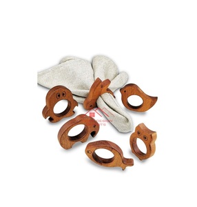 Anneau de serviette de table en forme de poisson, porte-serviettes en bois écologique, design tendance, anneau de serviette en bois - Product Image 1