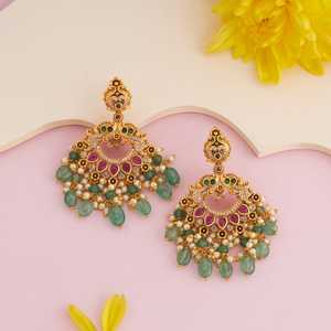 Boucles d'oreilles pendantes style antique, design religieux tendance pour mariages et fêtes - Alliage de zinc et cuivre/laiton - Product Image 2
