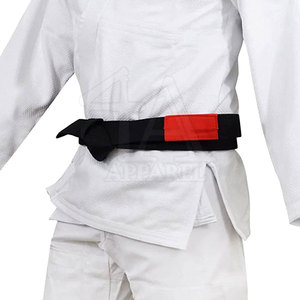 Uniforme de karaté souple personnalisé pour hommes offrant une gamme complète de mouvements pour l'entraînement d'arts martiaux - Product Image 3