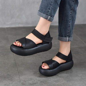 Sandales plates élégantes en cuir pour femmes, décontractées, d'été, à bout ouvert, confortables, pour la plage - Product Image 1