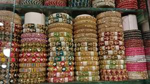 Brazaletes nupciales de trabajo de piedra multicolor Premium, conjunto Churiya de boda, aleación de Zinc de moda para novias tradicionales y modernas - Product Image 3