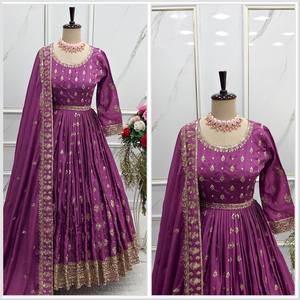 ชุด pent dupatta ออกแบบโดยมีงานปักที่หนักหน่วง - Product Image 2