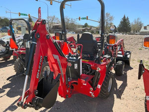 Tractor Compacto Rojo con Tracción en las 4 Ruedas, Tractor Utilitario Agrícola con Cargador Frontal y Retroexcavadora para Trabajos en Campos y Jardines - Product Image 5