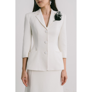 สูทสไตล์มินิมอลสำหรับผู้หญิงเบลเซอร์แขนยาวเสื้อเบลเซอร์กระดุมแถวเดียวสีขาวเป็นมิตรกับสิ่งแวดล้อมเวียดนาม - Product Image 1