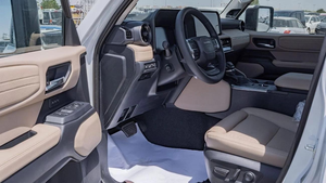 Toyota Land Cruiser Prado 2.4L Turbo AT Essence 2025 avec radar et toit ouvrant panoramique - Product Image 6