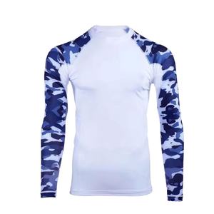 Haut de compression unisexe UPF 50+ écologique, antibactérien, à manches longues, respirant et à séchage rapide pour la natation et le surf - Product Image 1