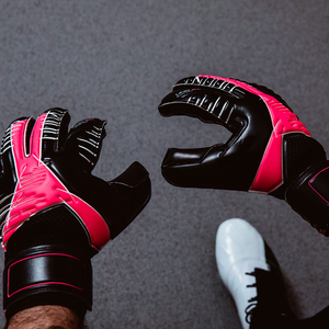 Gants de gardien de but de football professionnel Gants de sport respirants en cuir de meilleure qualité pour gardien de but de football - Product Image 6