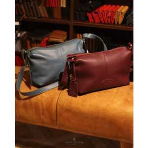 กระเป๋าสะพายไหล่หรูหราสำหรับผู้หญิงทำด้วยมือหนังวัวแท้คุณภาพพรีเมียมปรับสายรัดภายในกว้างขวางทนทานสมบูรณ์แบบ - Product Image 2