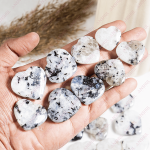 Corazones de Cristal de Piedra Lunar Arcoíris de Calidad Semipreciosa para Meditación y Decoración - Product Image 2