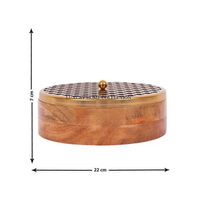 Boîte à roti en bois antirouille avec couvercle en acier design de qualité supérieure parfait pour servir lors de dîners familiaux traditionnels - Product Image 1