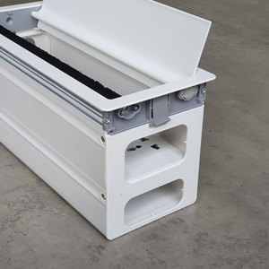 Caja de alimentación empotrada para escritorio de 6 tomas con cubierta de aleación de aluminio y amortiguación - Product Image 4