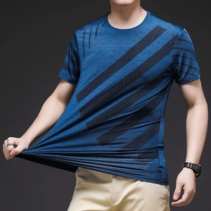 Camiseta gráfica personalizada de primera calidad al por mayor con diseño de logotipo Método de impresión Camiseta impresa Camiseta para hombre - Product Image 2