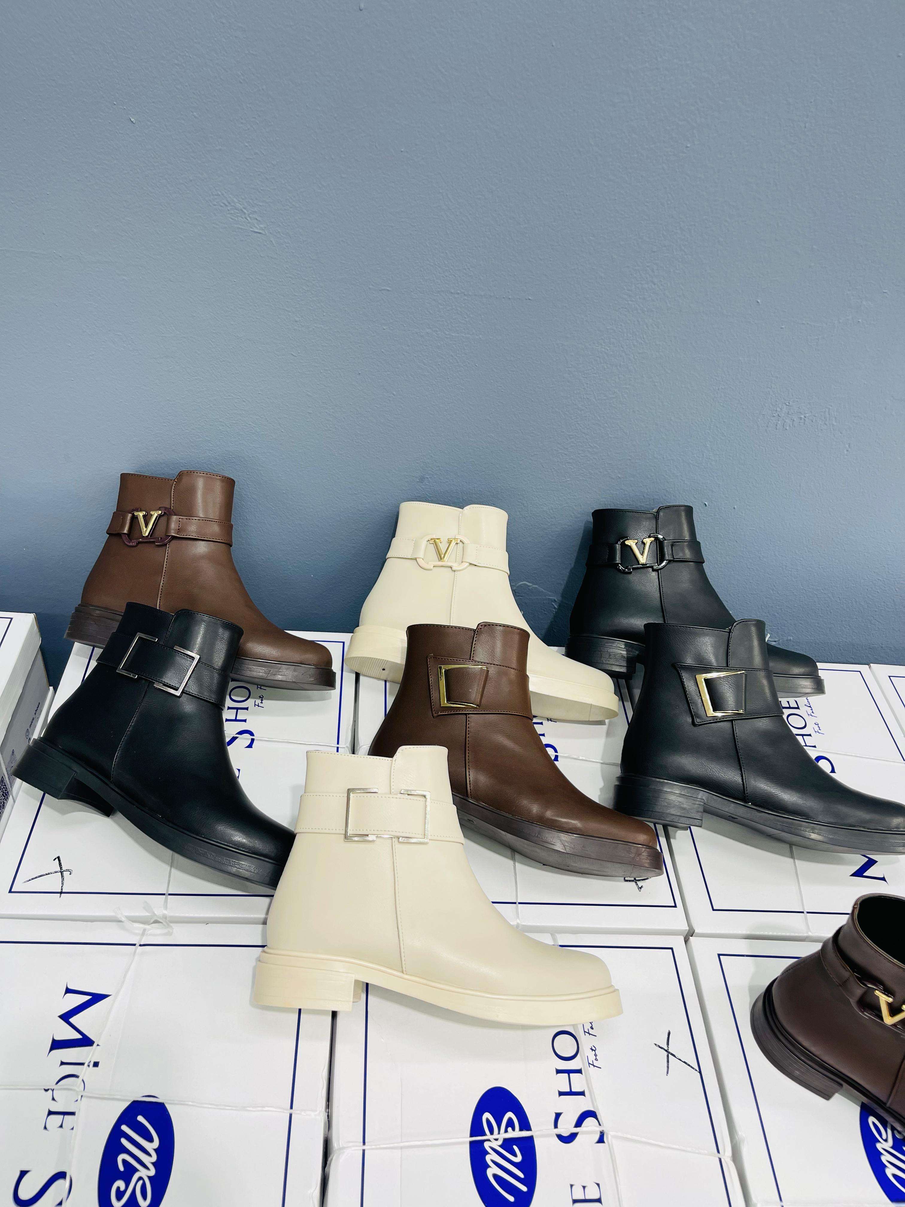 สีน้ำตาล