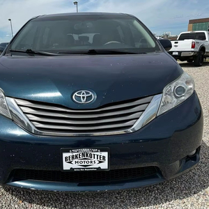 Toyota Sienna XLE 2012 Usada, 7 Pasajeros - Product Image 1