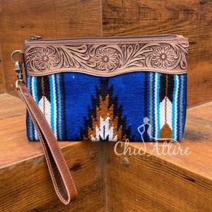 Sac à main de couverture multi-selle fait à la main avec du cuir usiné Style occidental en cuir véritable pochette portefeuille de luxe cadeau pour elle - Product Image 1