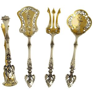 Ensemble fourchette et couteau à poisson plaqué argent vintage couverts sculptés et ornés Vaisselle - Product Image 3