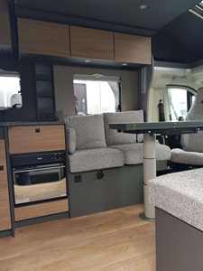 Remolque de Viaje Familiar Ajustable de Lujo De Thleffs Trend 2024, para 4-6 Pasajeros, Emisión Euro 5, Uso Doméstico - Product Image 3