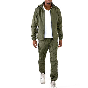 Traje cortavientos para hombre con logotipo personalizado último diseño de fabricante pakistaní a la venta traje cortavientos para hombre de Color sólido - Product Image 1