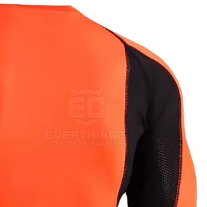 Camisetas de entrenamiento de poliéster 100% de secado rápido transpirables de manga larga de compresión de patrón sólido para hombres, opciones personalizables al por mayor - Product Image 6