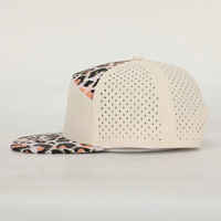 Casquette de baseball sportive camouflage 7 panneaux en gros, imperméable, avec trous découpés au laser, réglable, pour le golf, à visière plate, design tendance, fabriquée au Vietnam