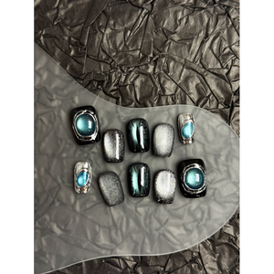 Cosmic Echo - Arte de Uñas con Diseño de Eco Cósmico para Realzar las Uñas - Product Image 3