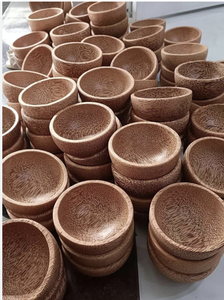 El tazón de madera de coco más vendido, un comedor sostenible esencial de Vietnam - Product Image 6