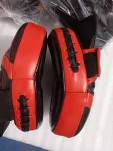 Manoplas de enfoque de boxeo de alta calidad para punzonado Target MMA Martial Arts Focus Pad - Product Image 4