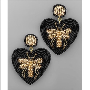 Boucles d'oreilles brodées en perle de graine, design en forme de cœur, boucles d'oreilles indiennes faites à la main pour femmes et filles - Product Image 3