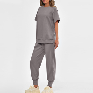 Nouveau design Ensemble de survêtements d'été de haute qualité pour femmes 100% coton couleur unie respirant léger logo personnalisé prix de gros - Product Image 4