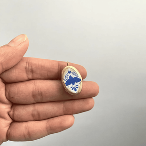 Colgante de abalorios de porcelana fría de pájaro azul, hallazgos y componentes de joyería sin cadena - Product Image 1