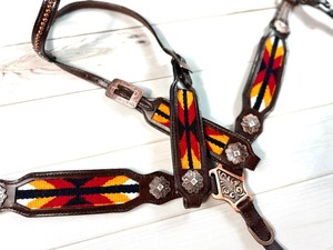 Ensemble de bridage western en cuir foncé tissé à motif orange et rouge EquiElite Exports, avec tête de cheval, collier de poitrail et bride - Product Image 3