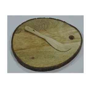 Achetez une planche à découper en bois au design unique et tendance, planche à découper de haute qualité, planche à servir le fromage, fabriquée à la main, durable, lavable au lave-vaisselle - Product Image 1