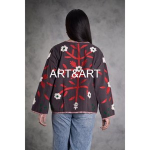 Vente chaude Femmes Suzani Veste Brodée Manteau D'hiver avec Remplissage De Coton et XL Taille Imprimé TNT Tissu Court Manteau Conception - Product Image 2