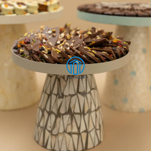 Exquisitas Bandejas para servir de concha de fregona de vacaciones de Ramadán, venta al por mayor, soporte para pastel de nácar hecho a mano en Vietnam - Product Image 5