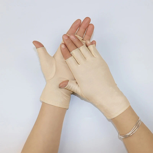 ถุงมือขี่จักรยานแบบสั้นครึ่งนิ้วแบบบางระบายอากาศได้ดีสำหรับฤดูใบไม้ผลิและฤดูใบไม้ร่วงถุงมือปั่นจักรยานสำหรับผู้ชายผู้หญิงออกกำลังกายในฤดูร้อน - Product Image 4