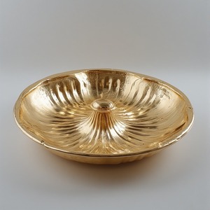 Assiette de chargeur ronde de luxe en aluminium et verre fabriqués à la main serveur de fruits secs trois compartiments finition or Antique pour la décoration intérieure - Product Image 5