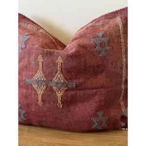 Funda de Almohada Marroquí Hecha a Mano, Funda de Cojín Tradicional Bereber, Cojín Decorativo Boho para Sofá, Almohada Decorativa de Algodón para el Hogar - Product Image 1