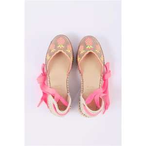 Alpargata cerrada con punta en cuña - Product Image 4